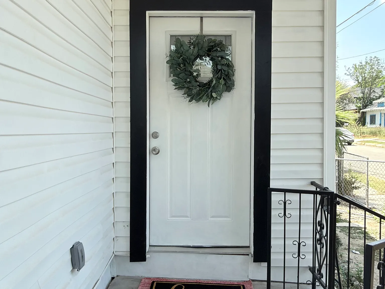 3 bed, 980 sqft, $1,695 — Photo 2