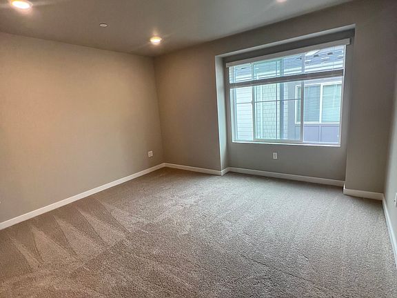 5th image of 13730 Manor Way #E