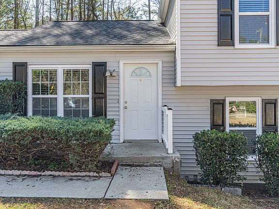 5th image of 210 Littlewick Way