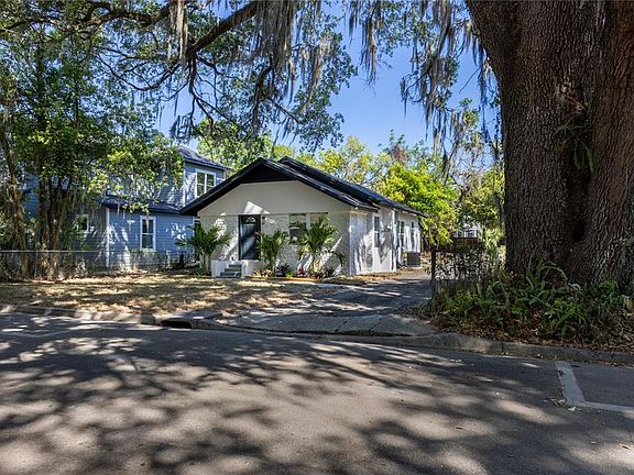 3rd image of 418 NW 3rd Ave