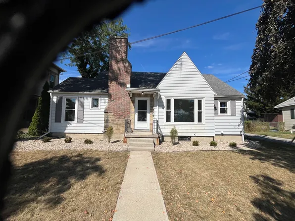 6 E Mechanic St, Wapakoneta, OH 45895
