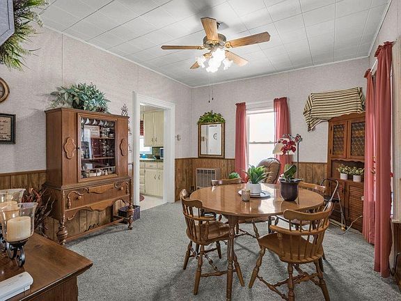 4th image of 130 6th St S