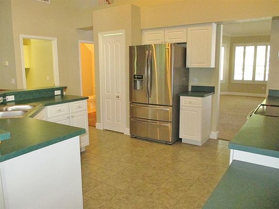 5th image of 4721 Corsage Dr