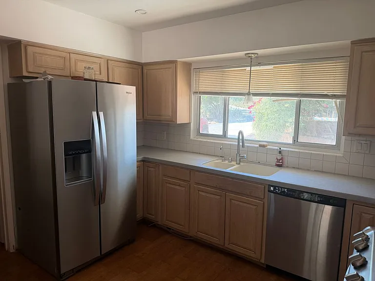 764 S University Dr — Photo 3