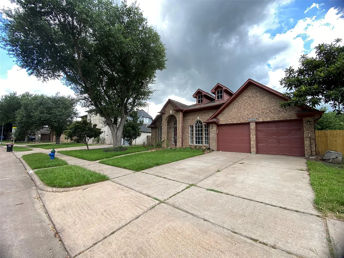 Photo 2 of 28 - 15922 Williwaw Dr - Houston, TX Building Photo - 15922 Williwaw Dr