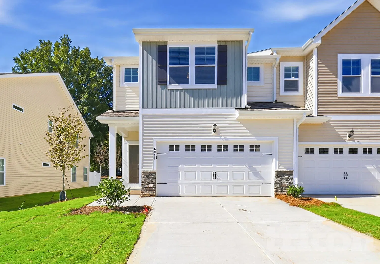 6049 Dutton Dr Charlotte NC — Photo 1