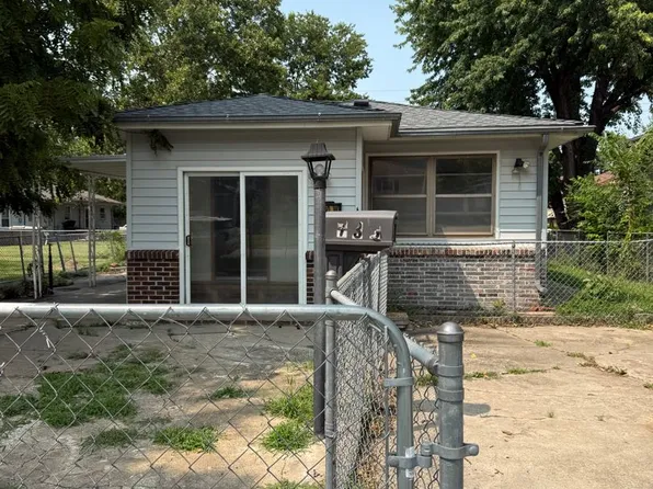 730 W 12th St, Junction City, KS 66441
