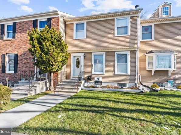 44 Carriage Stop Pl #5, Florence, NJ 08518