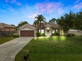 417 NW Hutchins St, Port Saint Lucie, FL 34983