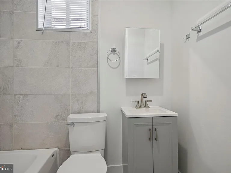 2522 N Opal St — Photo 8