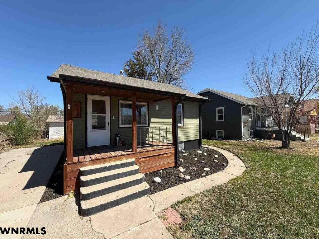 413 W 14th St, Scottsbluff, NE - View 2