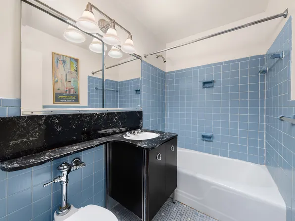 1160 3rd Avenue image 5 of 8