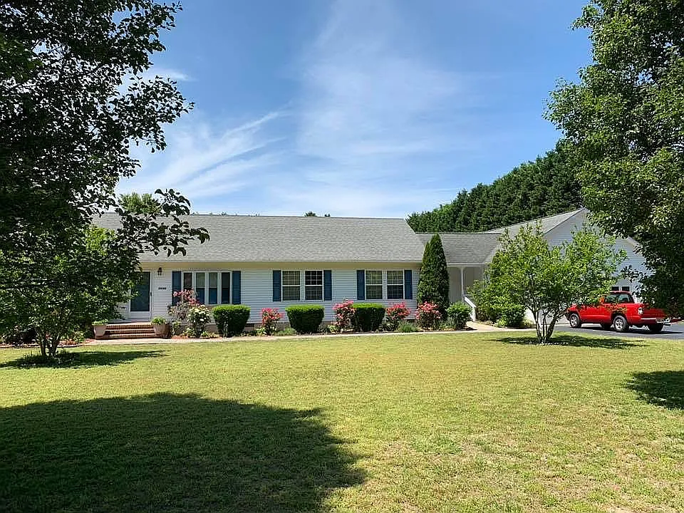 24588 Peterkins Rd photo 1