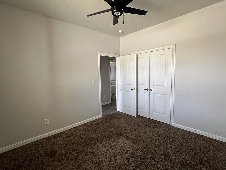 605 Dupont Ct — Photo 18