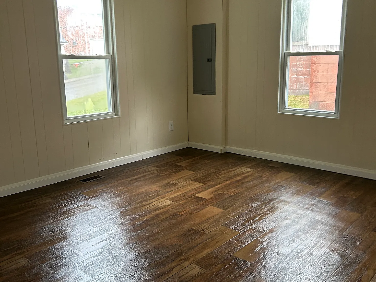 2 bed, 2000 sqft, $1,100 — Photo 2