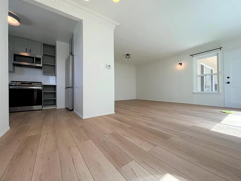 1227 S Ogden Dr — Photo 6