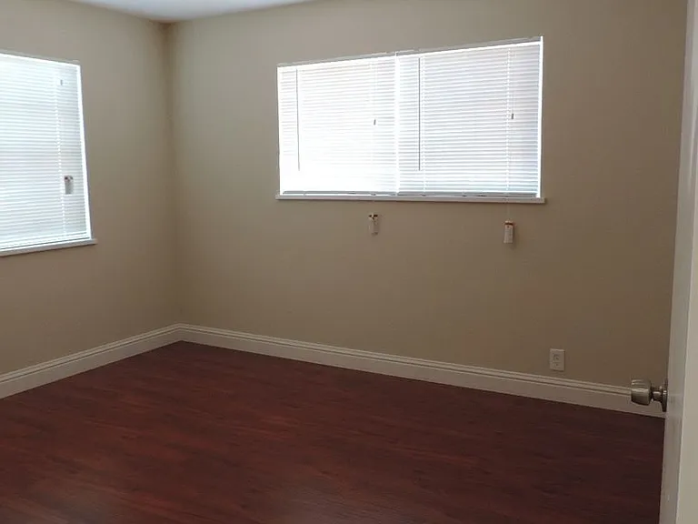 520 Hilton St — Photo 2