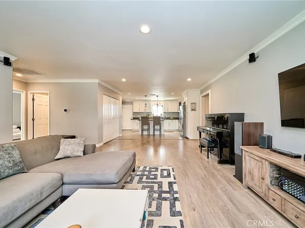 122 E El Norte St, Monrovia, CA 91016
