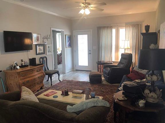 3rd image of 547 Orange Blossom Ln