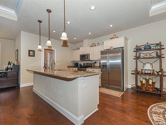 4th image of 25094 SW 21st Pl