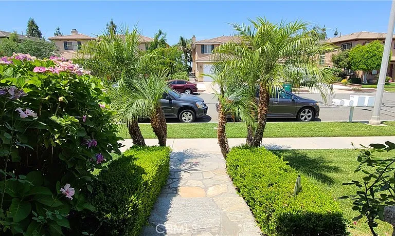1026 McCall Dr — Photo 3