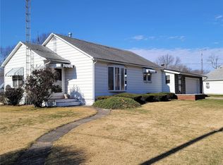 204 W Broadway St, Witt, IL 62094