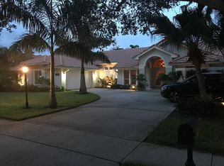 1735 Canterbury Dr, Indialantic, FL 32903