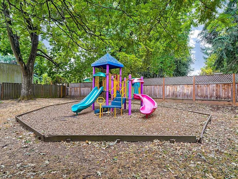 Images Columbia Apartments — Photo 25