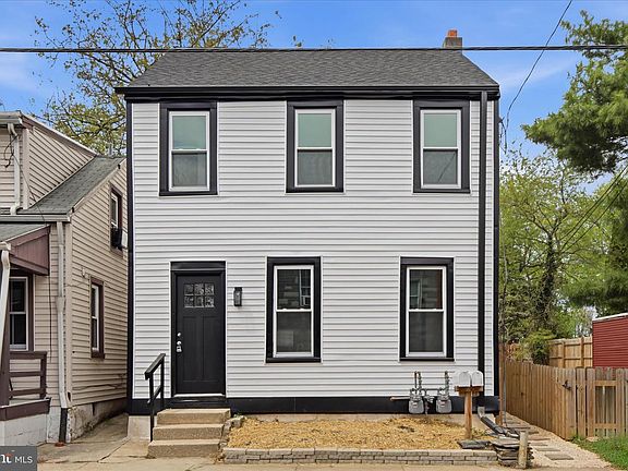 2nd image of 751 High St