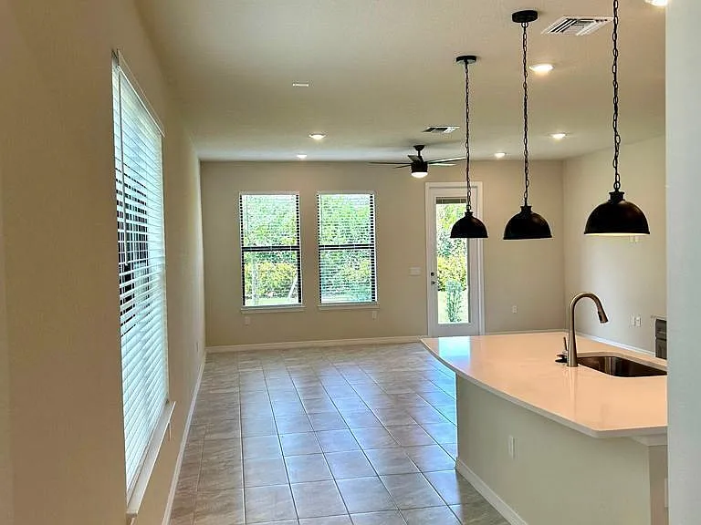 4845 Chantilly Rd — Photo 4