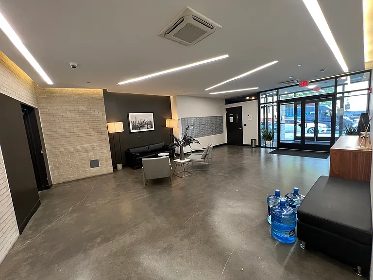 427 Bergen Ave #5 — Photo 9