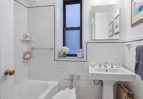 5th image of 333 E 53rd St #2GG