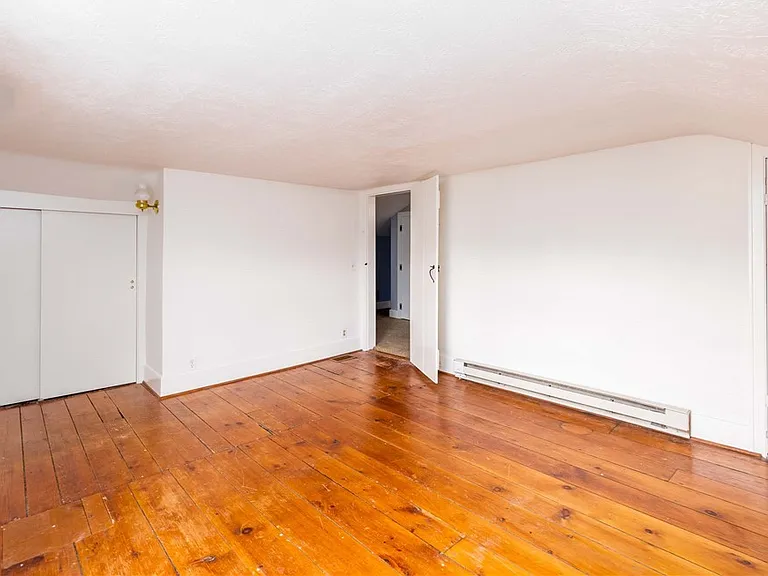 1253 Fairport Rd — Photo 41