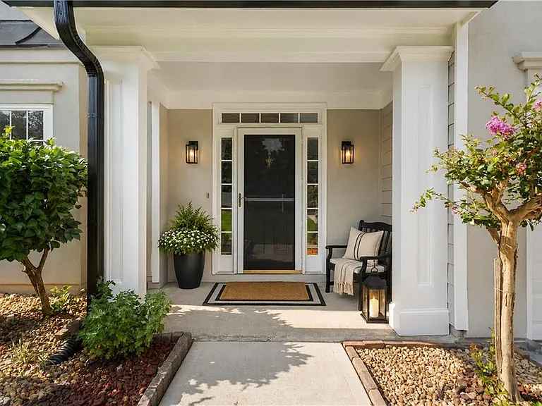 1025 Rome Dr — Photo 2
