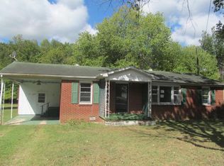 45 W Point Dr, Fayetteville, TN 37334
