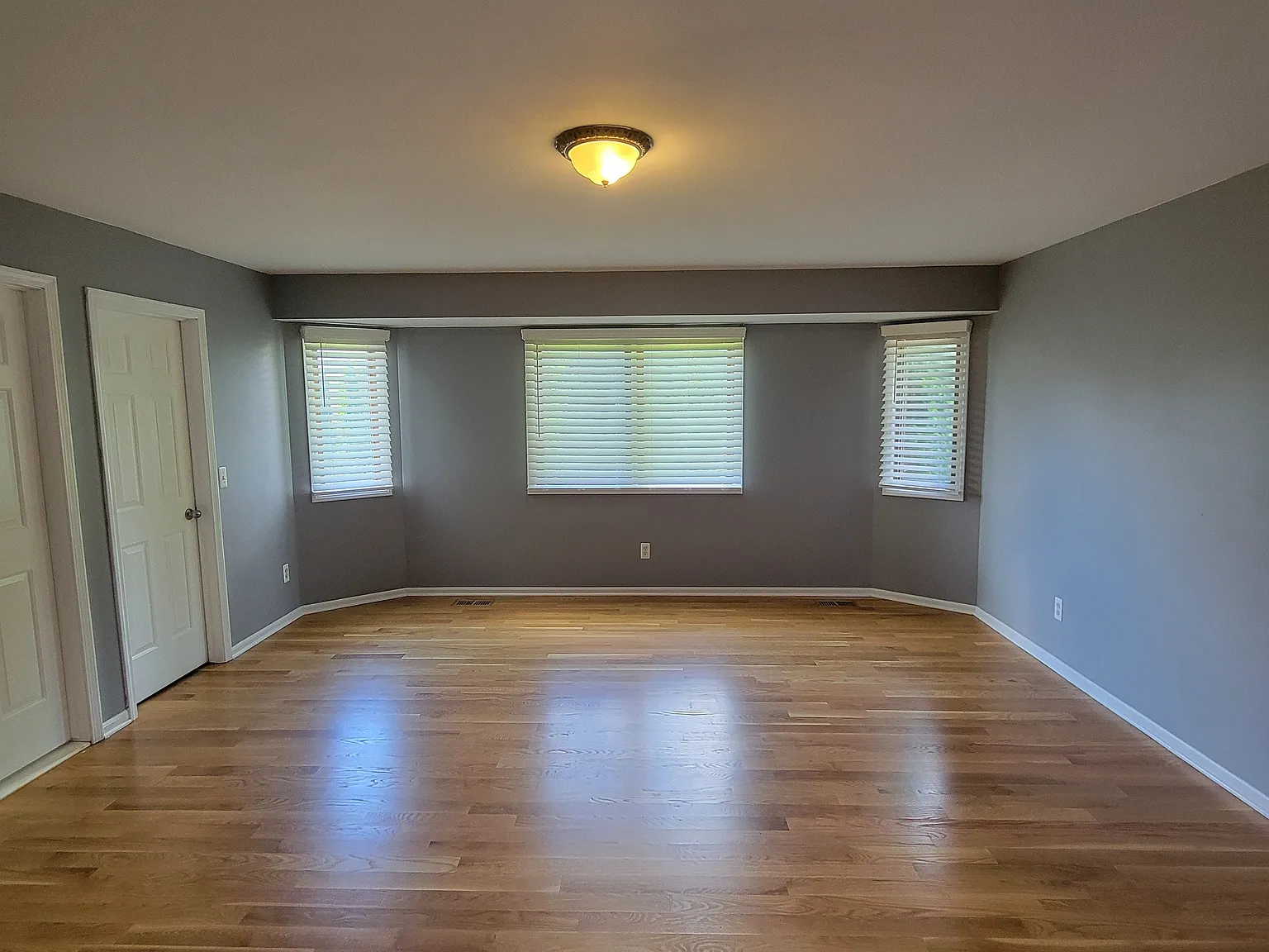 3 bed, 1940 sqft, $3,000 — Photo 4