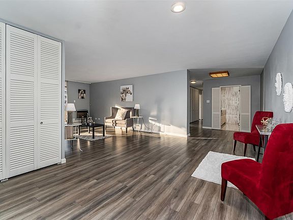 2nd image of 1111 Ash St APT 605