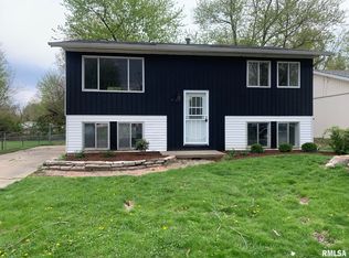 4126 W Hillmont Rd, Peoria, IL 61615