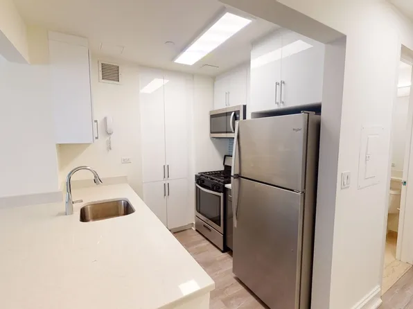 10 Hanover Square image 1 of 9