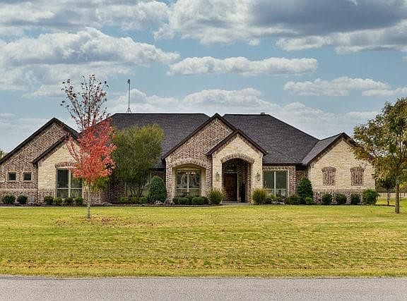 2nd image of 2051 Willow Bend Dr