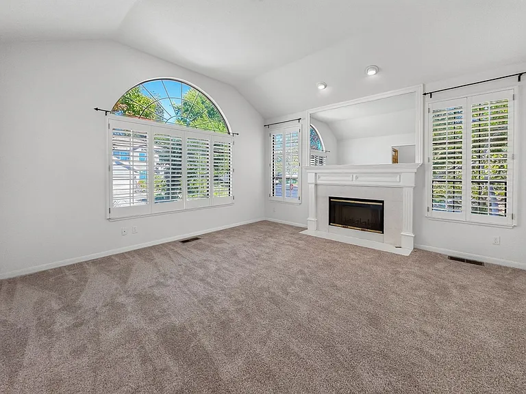 507 Woodfern Ct — Photo 4