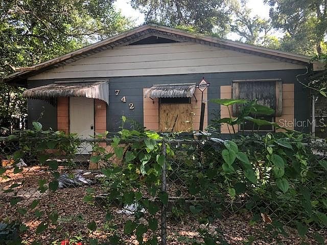 1st image of 742 E Magnolia St