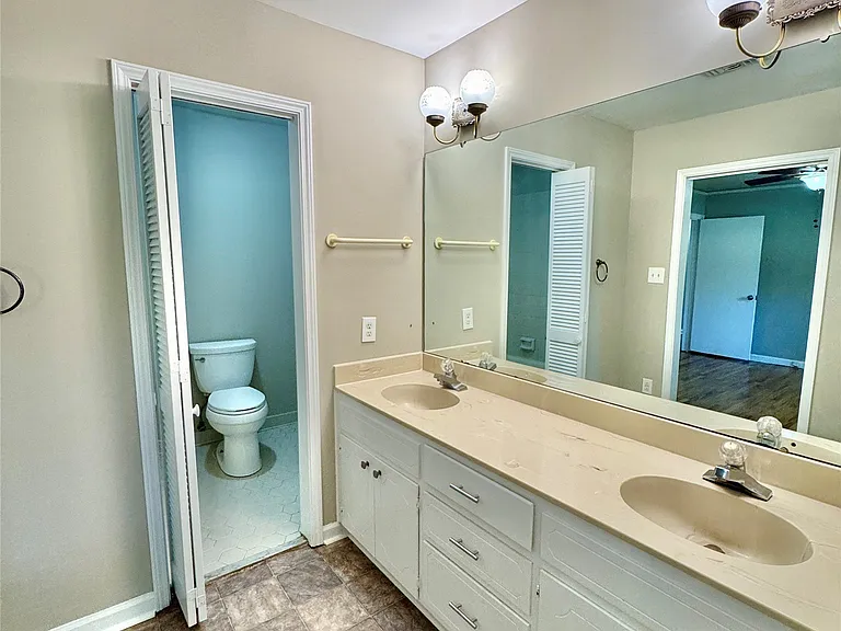 804 Hillman St — Photo 17