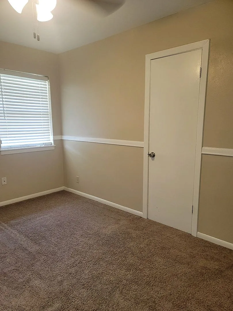 4 Bedroom 2 Bath in The Avenues — Photo 1