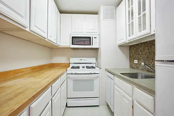 Sold by Corcoran | media 8