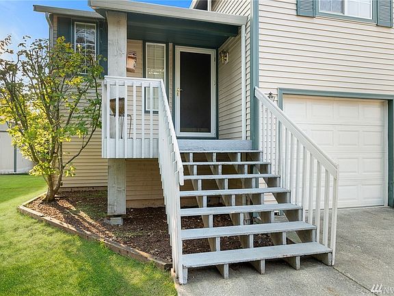4th image of 218 143rd St E