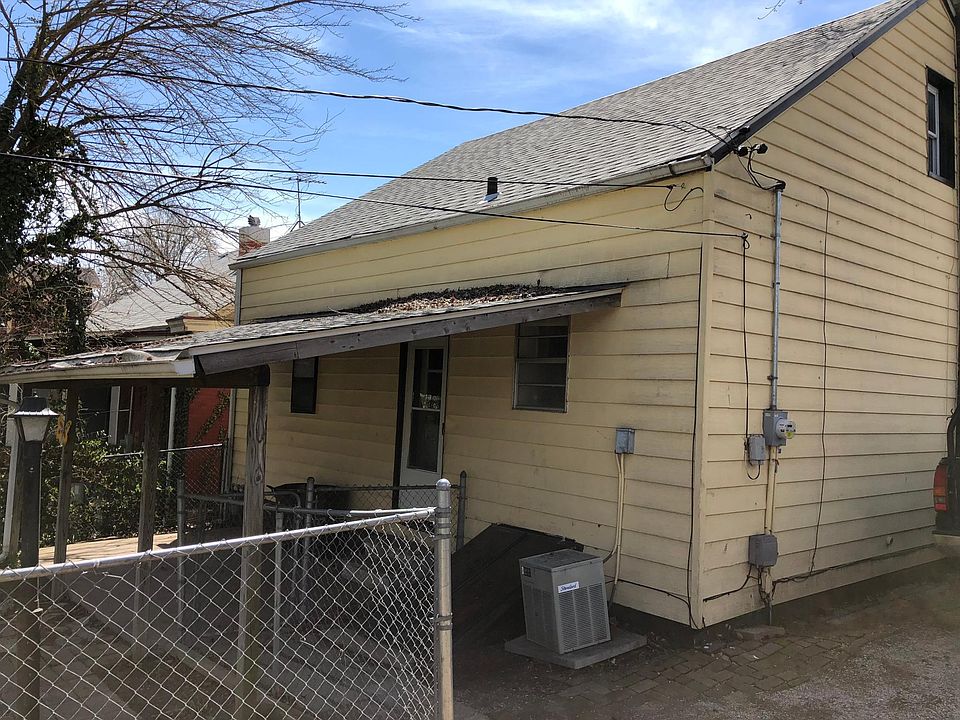 2nd image of 310 S Jackson St