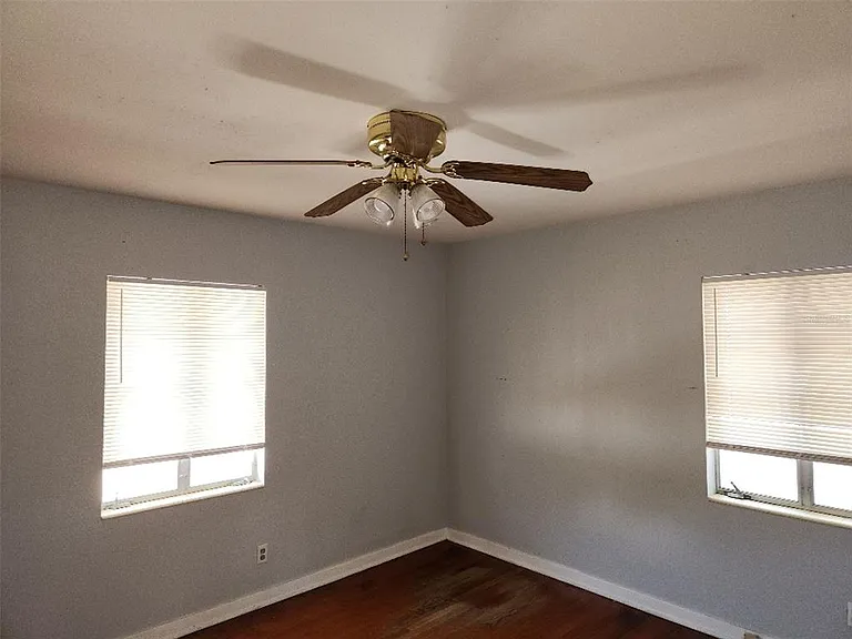 4935 Emerson Ave S — Photo 11