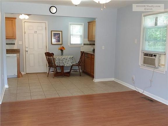 2nd image of 2714 S 48th St