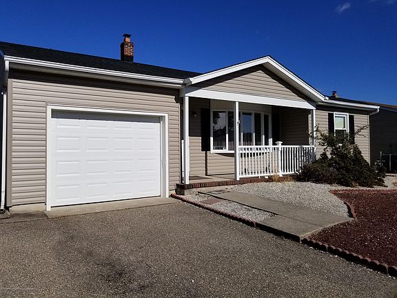 2nd image of 22 Bennington Dr